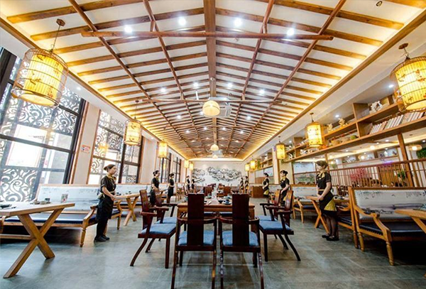 铺先生分享:经营餐饮店铺留住客户的四种方法